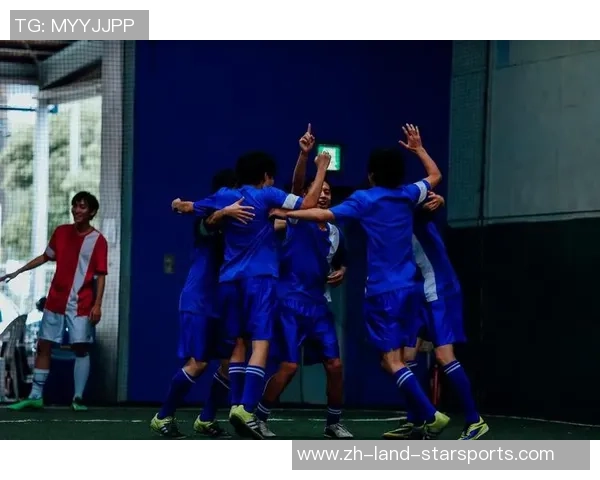 生存足球：在逆境中拼搏的精神与团队合作的力量